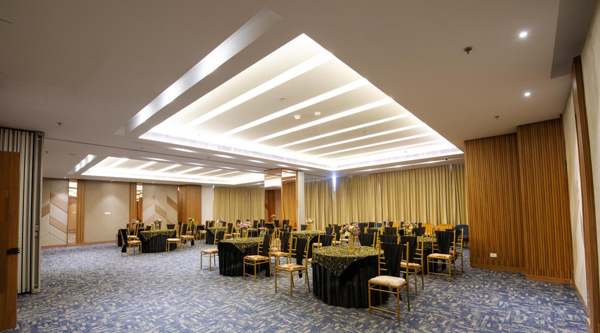 Hometel Alambagh Lucknow - A Sarovar Hotel Exterior foto