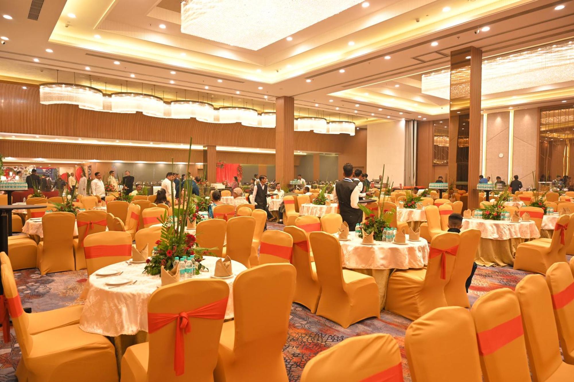 Hometel Alambagh Lucknow - A Sarovar Hotel Exterior foto